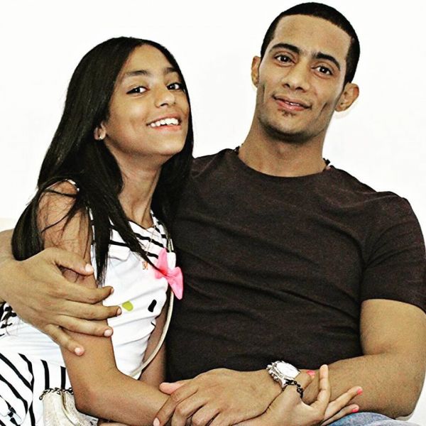 محمد رمضان وابنة شقيقه انجى محمود رمضان