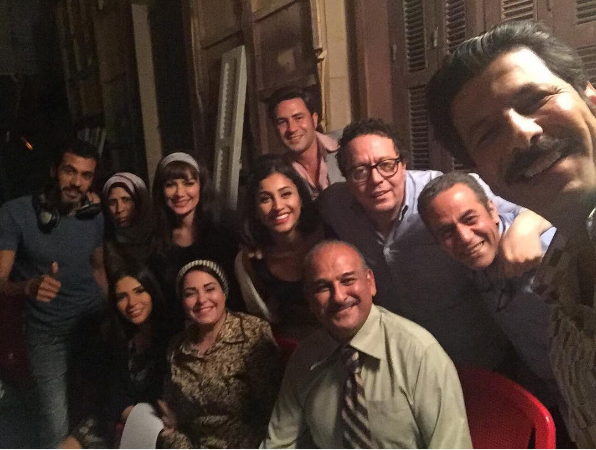 اياد نصار والمخرج محمد ياسين فى كواليس افراح القبة