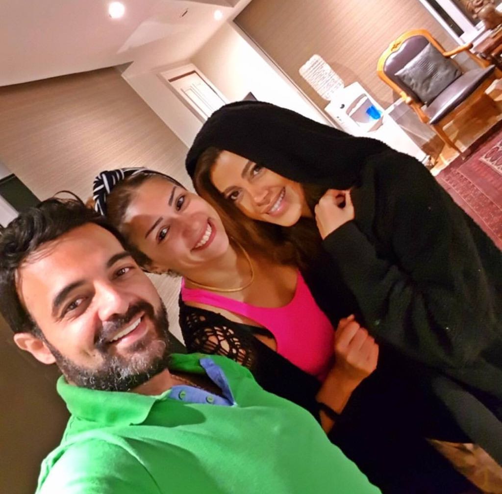 ريهام حجاج مع عمرو محمود ياسين وزوجته
