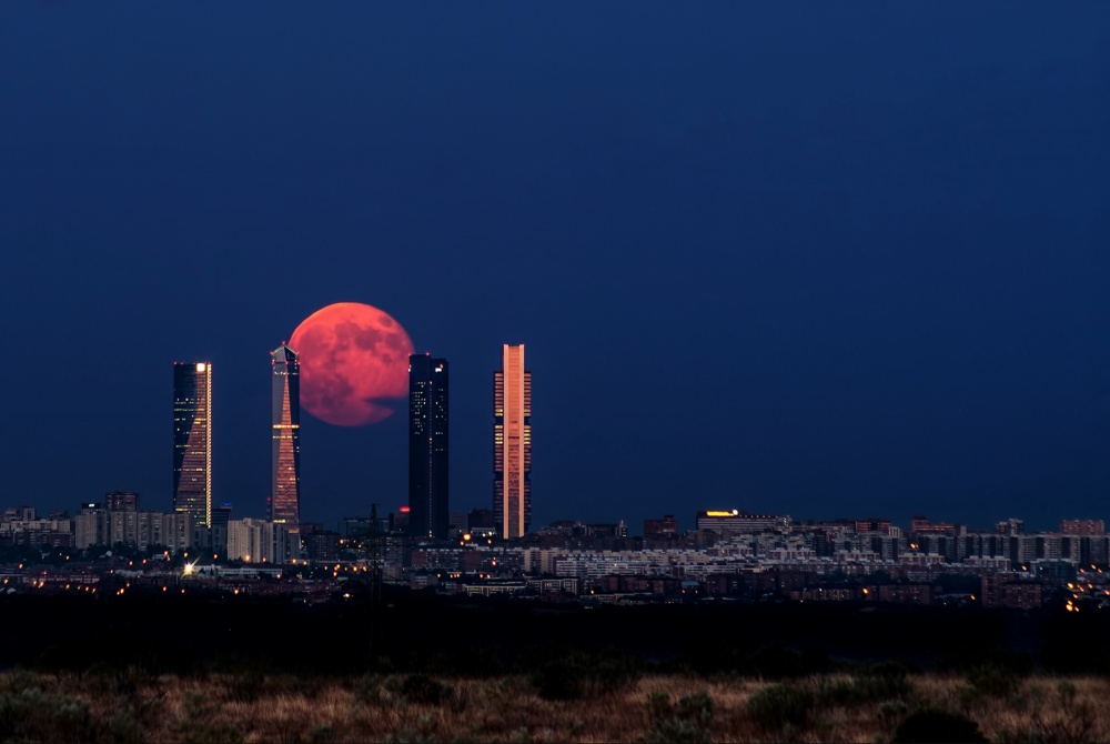 القمر فى اسبانيا