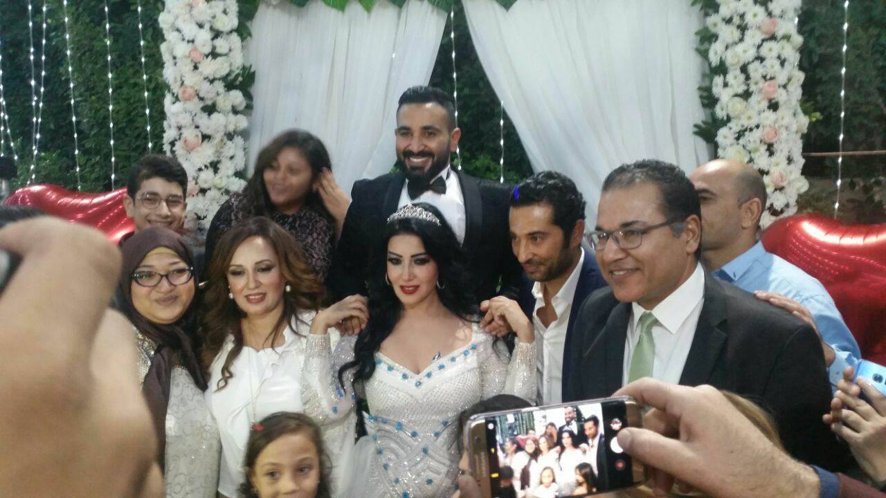 العروسين وعمرو سعد والاقارب