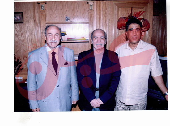 مع الفنان أحمد زكى و المؤلف  محفوظ عبد الرحمن  (ناصر 56)