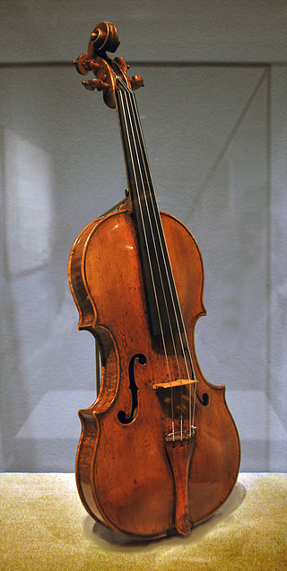 Andrea_Amati_violin_-_Met_Museum_NY