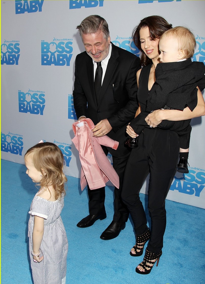 alec-baldwin-brings-the-family-to-baby-boss-premiere-07