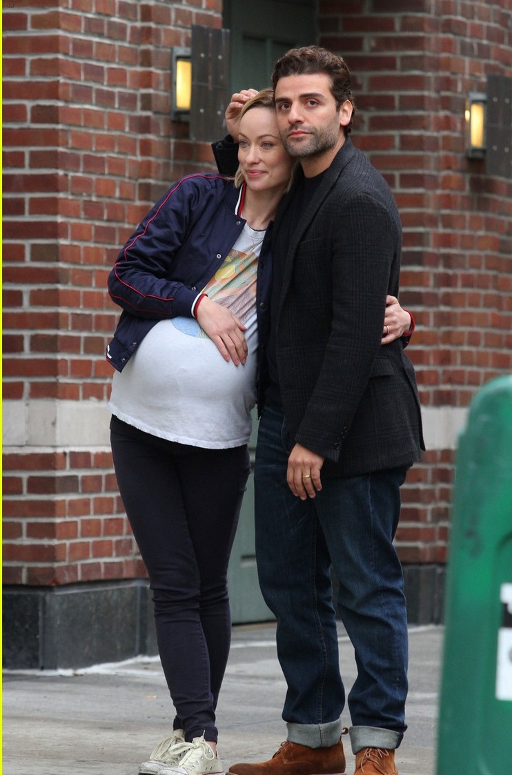 jason-sudeikis-visits-olivia-wilde-on-set-03