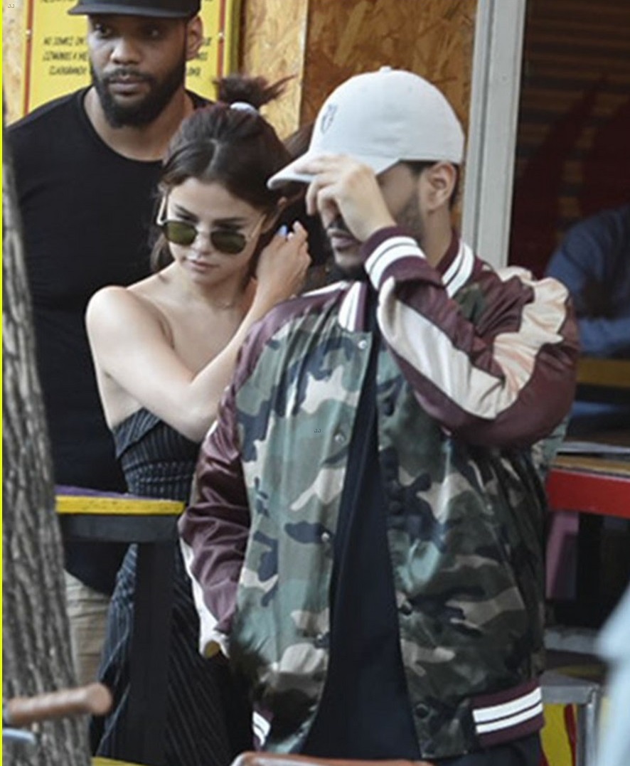 selena-gomez-the-weeknd-enjoy-romantic-getaway-in-brazil-04