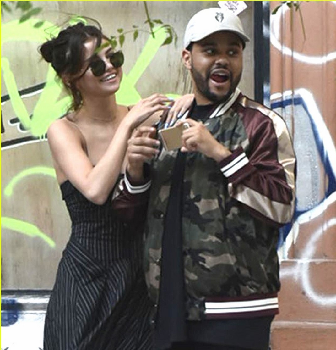 selena-gomez-the-weeknd-enjoy-romantic-getaway-in-brazil-02