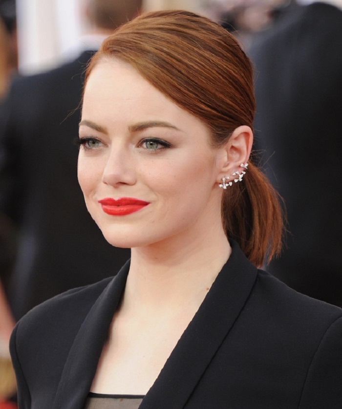 Emma-Stone-diamond-Repossi-ear-cuff-just-unexpected