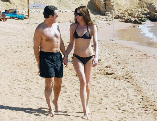 sarkozy_bruni_plage