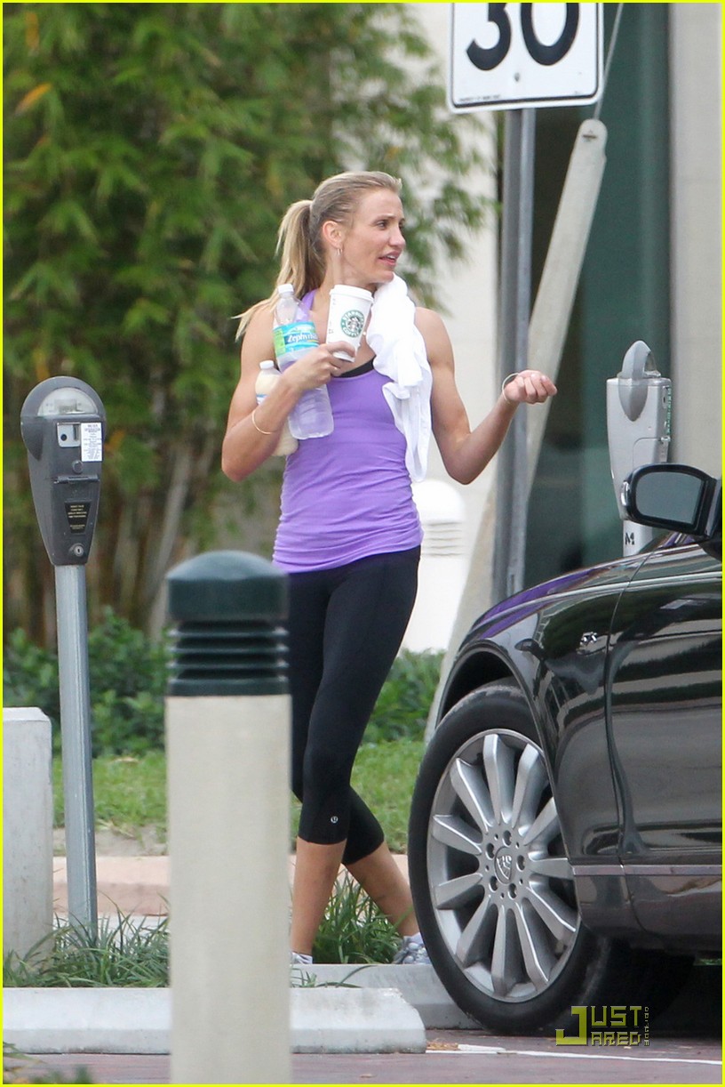 cameron-diaz-alex-rodriguez-workout-lovers-09