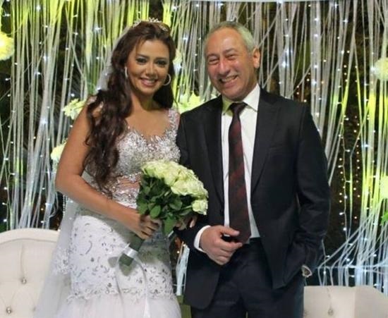 صورة-رانيا-يوسف-وزوجها-طارق-عزب-من-حفل-زفافهما-1215172