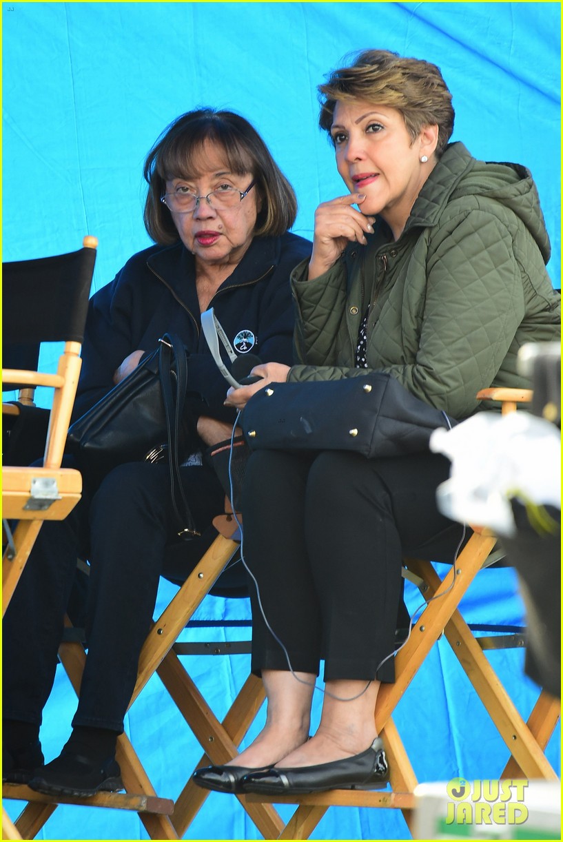 jlo-brings-her-mom-arod-mom-to-set-in-nyc04