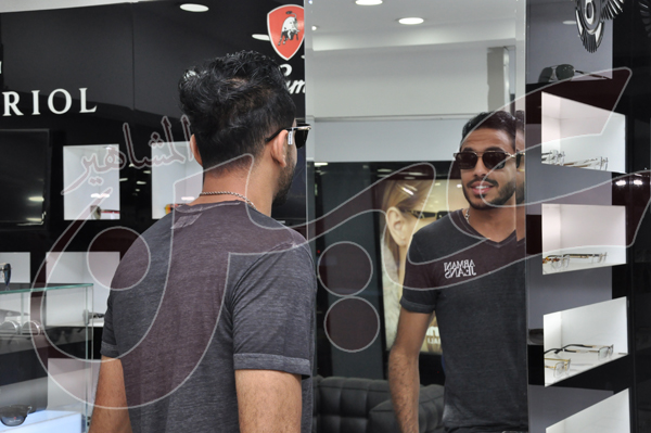 محمود كهربا يشتري نظارة شمسية بمبلغ 27 الف جنيه (2)