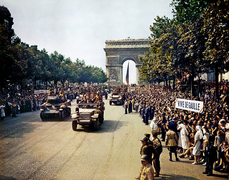 Crowds-of-French-patriots-line-the-Champs-Elysees