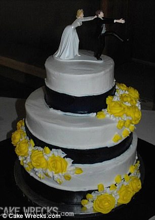 40FECFD800000578-4562340-This_couple_received_a_two_tier_cake_with_huge_black_stripes_and-a-58_1496326761410