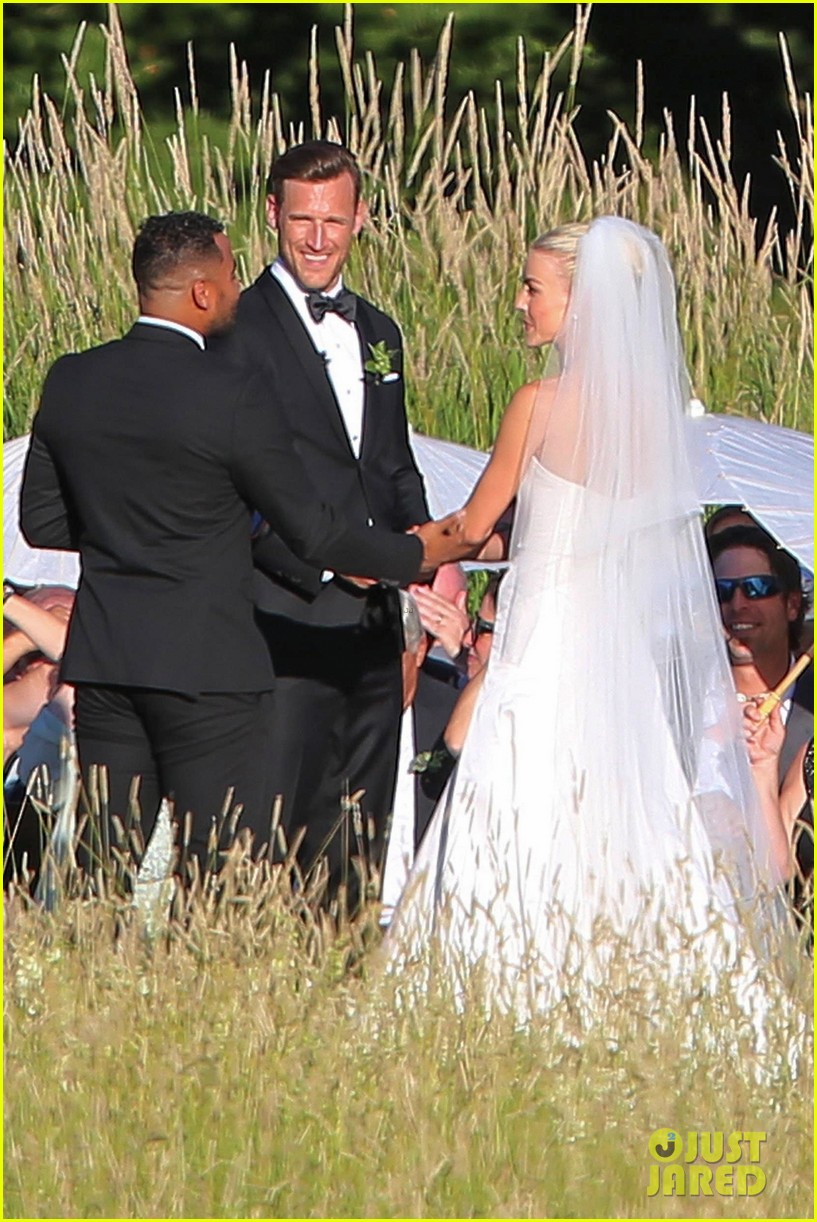 julianne-houghs-wedding-photos-brooks-laich-03