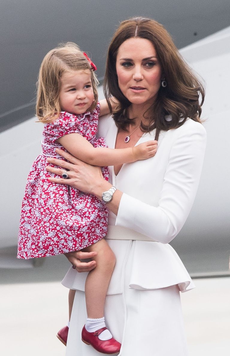 gallery-1500454795-princess-charlotte-duchess-of-cambridge-red-shoes