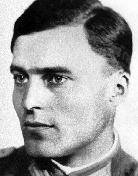Claus_von_Stauffenberg_portrait_(1907-1944)