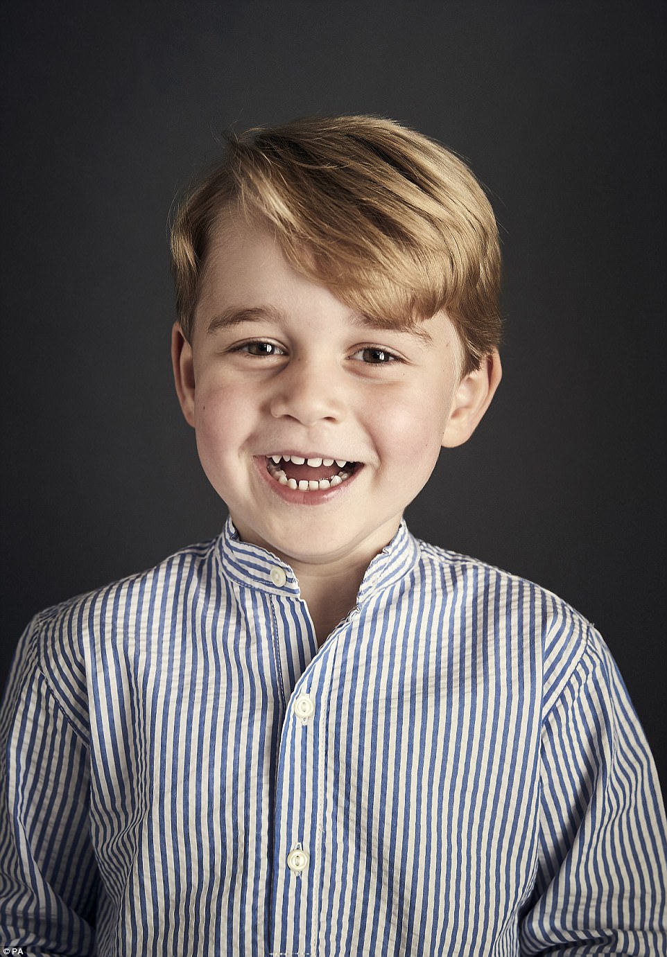 428D003300000578-4718542-This_new_image_was_released_to_celebrate_Prince_George_s_fourth_-a-42_1500671133553