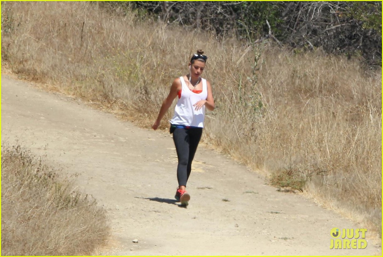 lea-michele-goes-on-solo-hike-before-the-mayor-filming-08