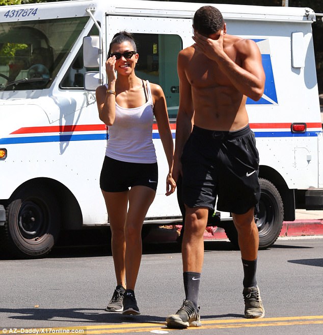 439E7F0100000578-4828254-Sunday_stroll_Kourtney_Kardashian_was_joined_out_in_Los_Angeles_-m-3_1503872141480