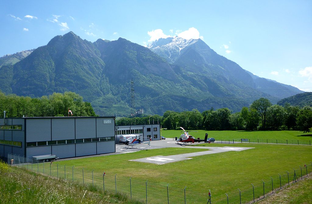 1024px-Hubschrauberlandeplatz_Balzers_Liechtenstein