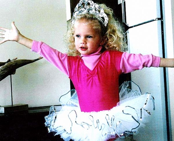 d75d0a6a0e686aed81e26636038aae18--taylor-swift-childhood-young-taylor-swift