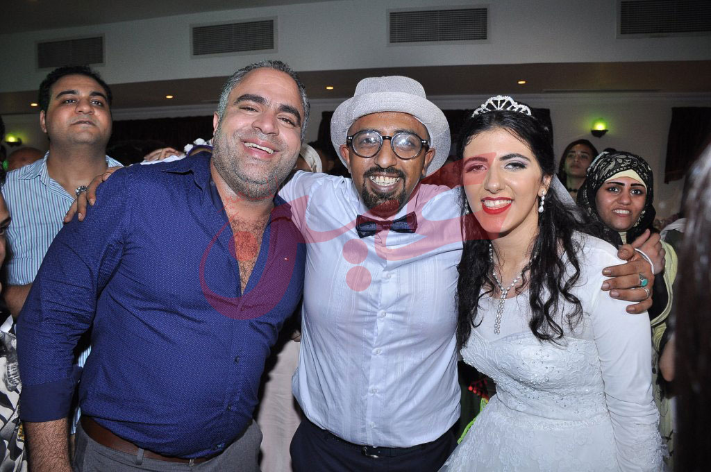 محمد-شاهين-مع-العروسين