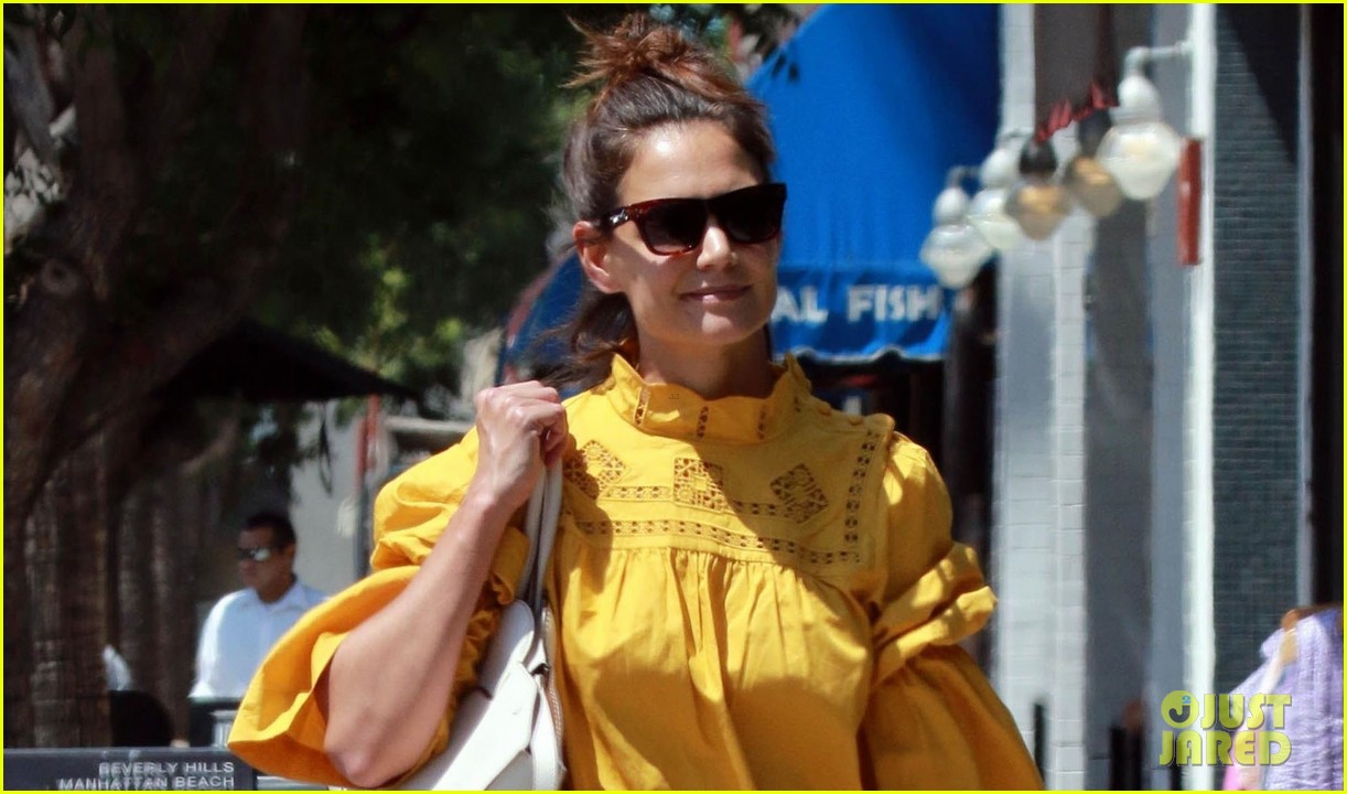 katie-holmes-yellow-blouse-studio-city-04