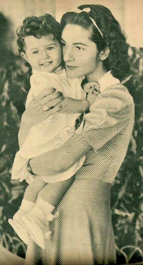 الملكة فريدة مع بنتها