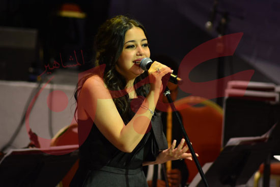 مدحت صالح و فرح الموجي في الليلة السادسة من فعاليات مهرجان الموسيقى العربية (12)