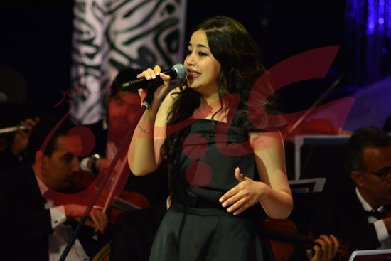 مدحت صالح و فرح الموجي في الليلة السادسة من فعاليات مهرجان الموسيقى العربية (13)