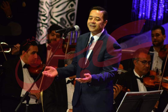 مدحت صالح و فرح الموجي في الليلة السادسة من فعاليات مهرجان الموسيقى العربية (7)