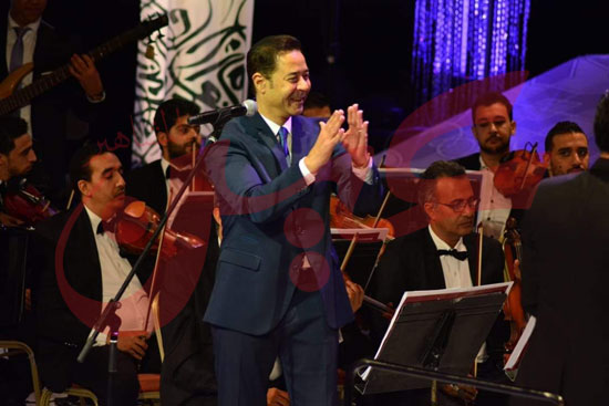 مدحت صالح و فرح الموجي في الليلة السادسة من فعاليات مهرجان الموسيقى العربية (2)