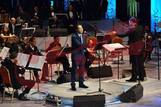 مدحت صالح و فرح الموجي في الليلة السادسة من فعاليات مهرجان الموسيقى العربية (5)