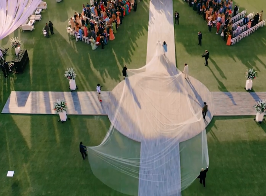 ذيل فستان زفاف بريانكا شوبرا (1)
