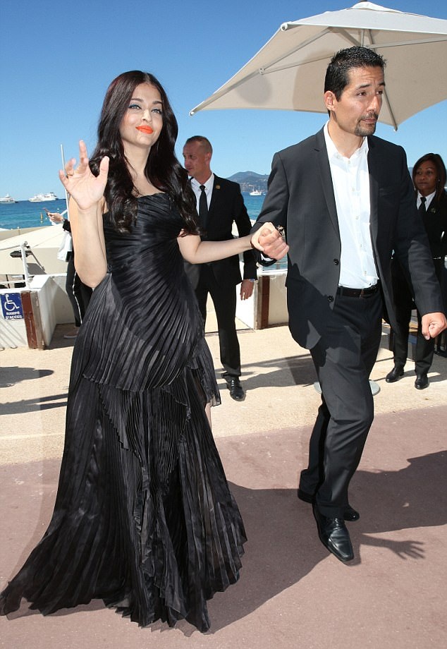 4090FEBE00000578-4525226-image-a-79_1495288193240 4090FEBE00000578-4525226-image-a-79_1495288193240