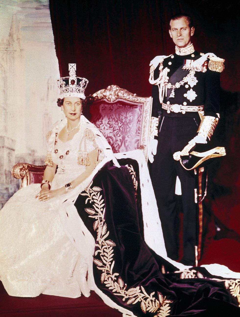 1460392967-queen-elizabeth-ii-1953-queens-coronation-day