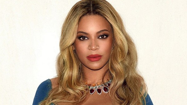 Beyonce-Looks-Stunning