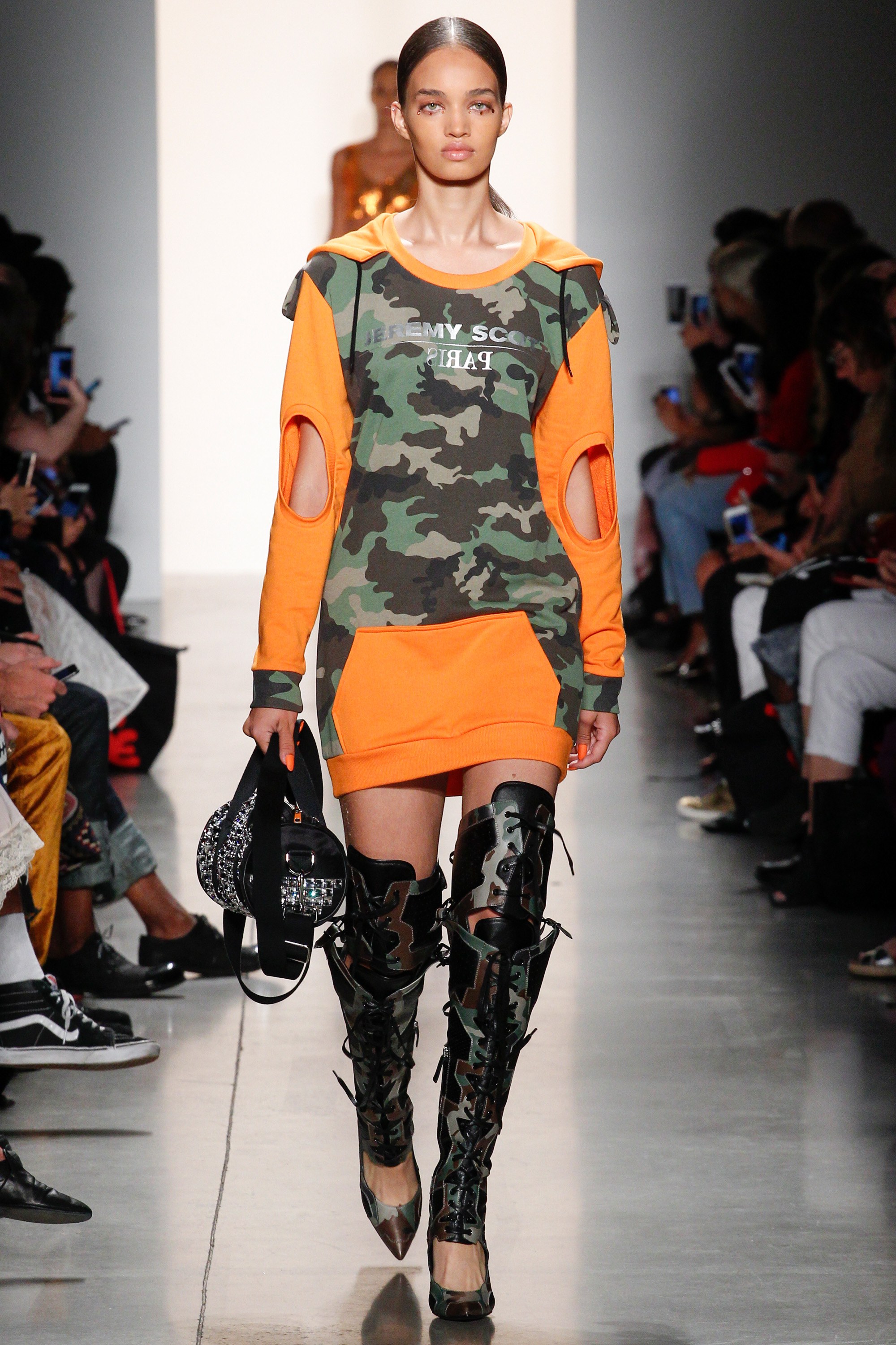 Jeremy Scott تصميمات (5)