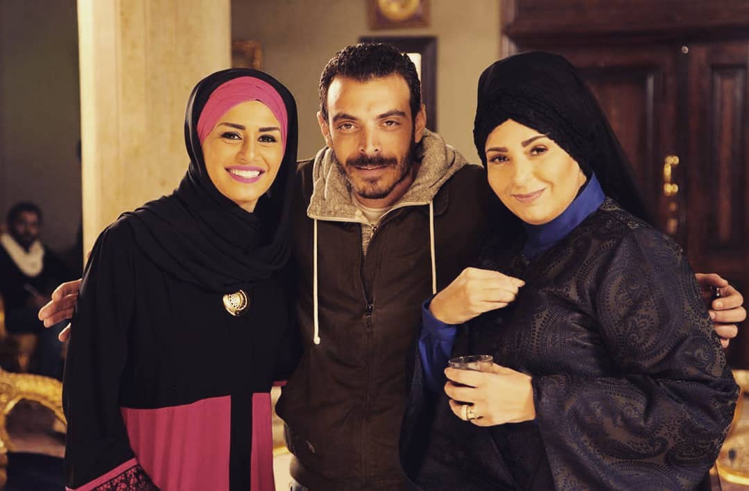 منة فضالى مع صابرين والمخرج احمد خالد امين