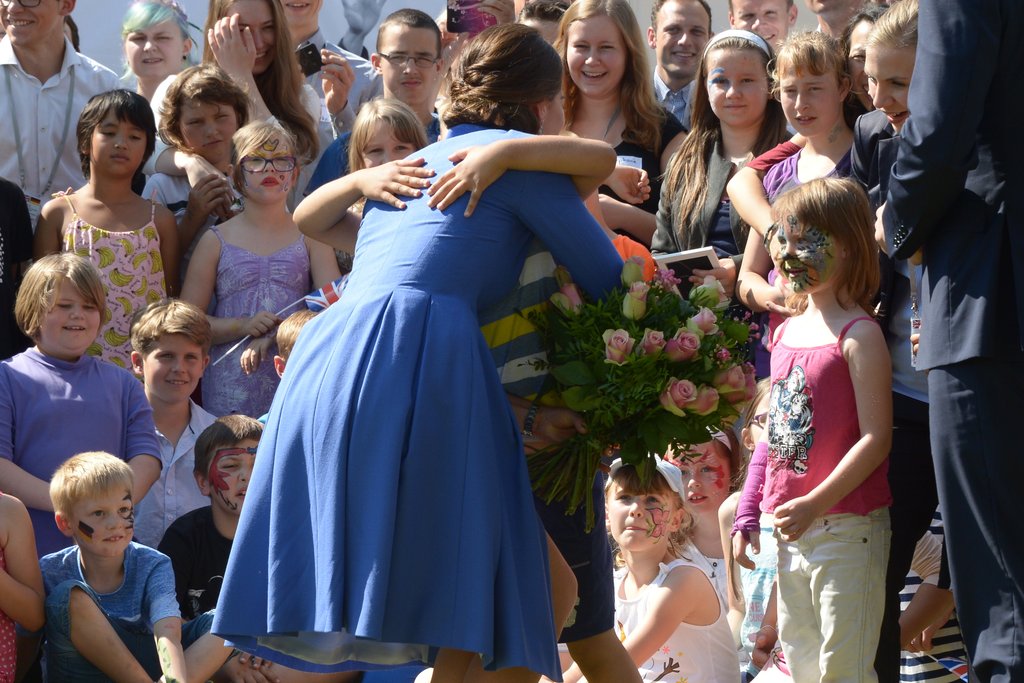 Kate-Middleton-Hugging-Kids-Germany-July-2017