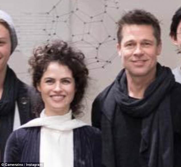 27766-4B02EF3800000578-5596499-Group_shot_Brad_Pitt_s_relationship_with_acclaimed_architect_and-a-143_1523361192280