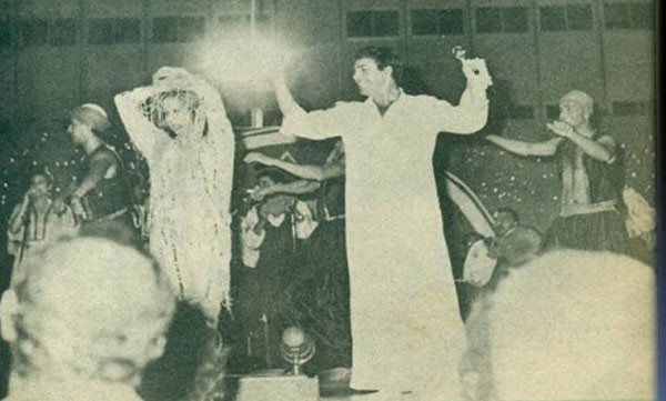 سمير صبرى يرقص مع سامية جمال