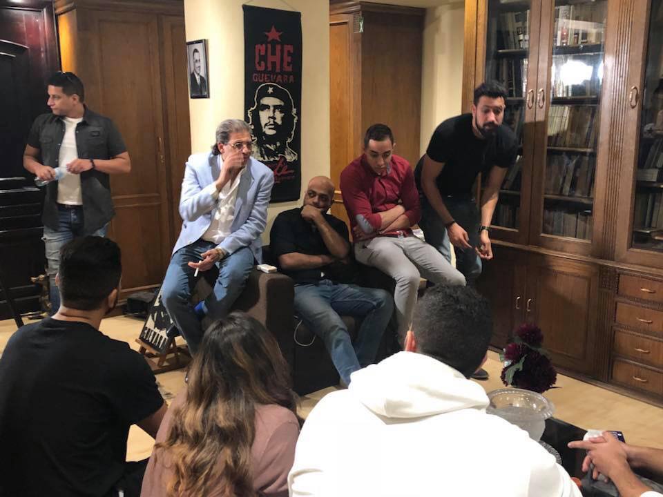 خالد يوسف يقيم ندوة مع نشطاء السوشيال ميديا