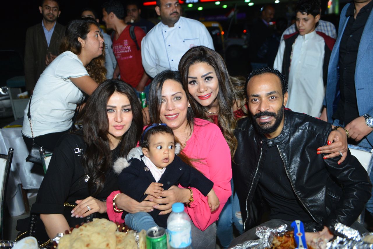 محمود رمضان وعائلته