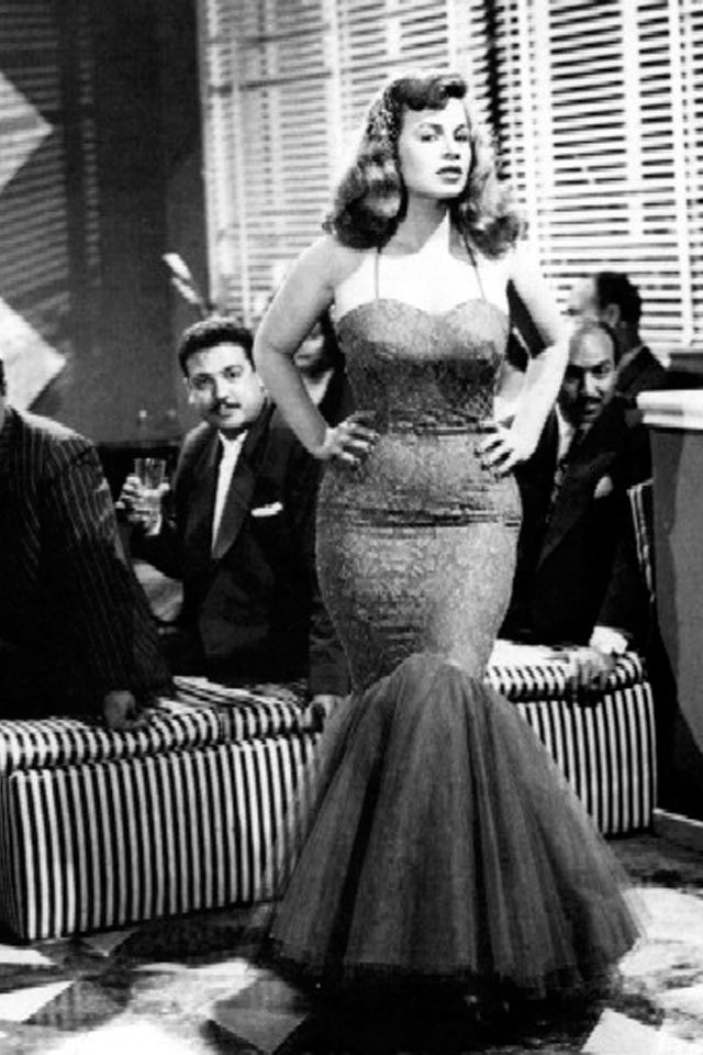 105409-105409-large_Celebrity-Style-Hend-Rostom-Dresses-in-Movies-Fustany-11