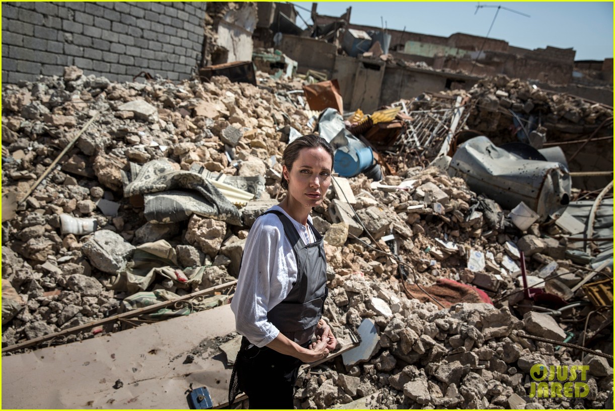 صور أنجلينا جولي تزور الموصل بالعراق (3)