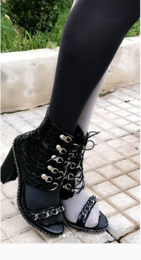 حذاء رولا سعد