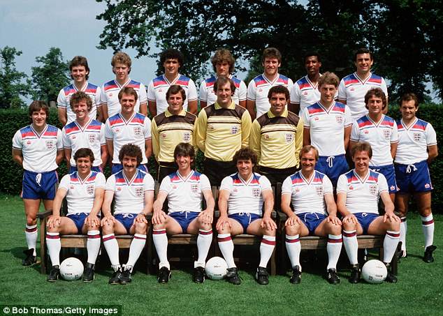 4900214500000578-5367791-England_s_1982_team_pose_for_a_photo_before_their_first_World_Cu-a-21_1518539938075